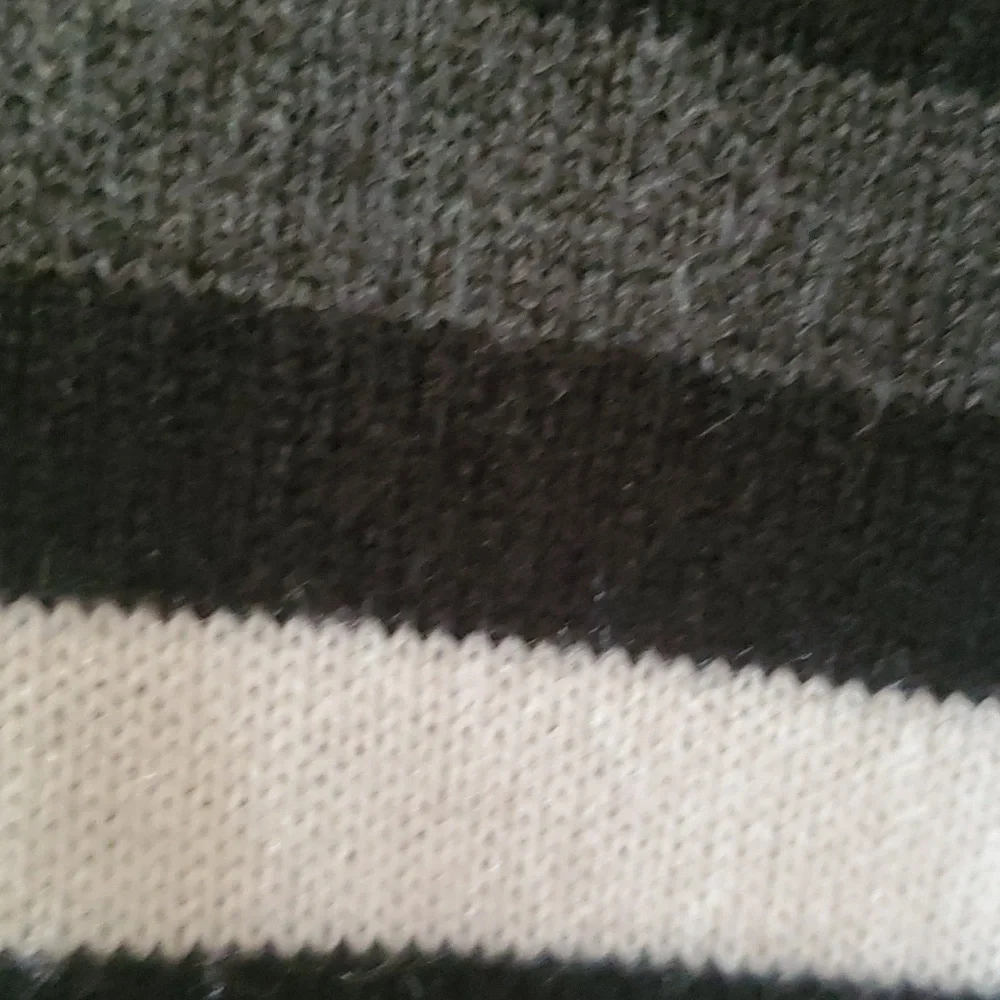 U.S. Polo Assn. Sweater - Picture 7 of 9